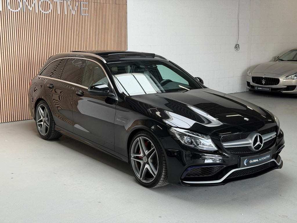 Mercedes-Benz C-Klasse Estate AMG 63 - PANO - SCHAALSTOELEN - BURMESTER 53433695-1.jpg | Global Automotive