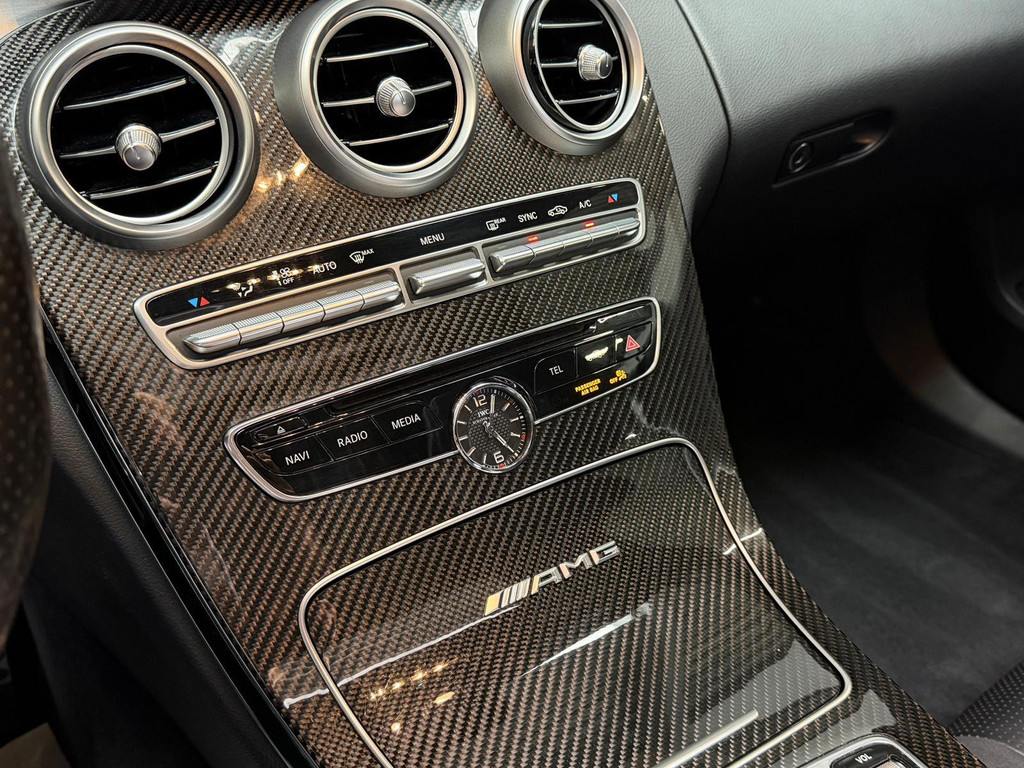 Mercedes-Benz C-Klasse Estate AMG 63 - PANO - SCHAALSTOELEN - BURMESTER 53433695-13.jpg | Global Automotive