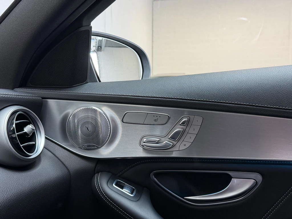 Mercedes-Benz C-Klasse Estate AMG 63 - PANO - SCHAALSTOELEN - BURMESTER 53433695-16.jpg | Global Automotive