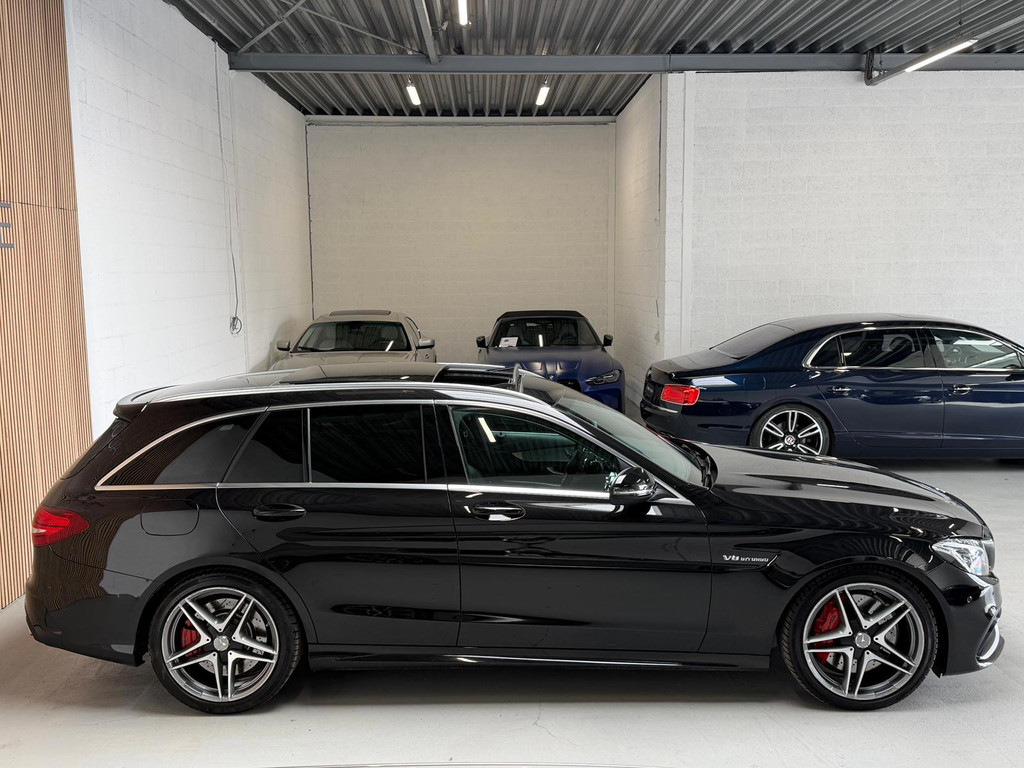 Mercedes-Benz C-Klasse Estate AMG 63 - PANO - SCHAALSTOELEN - BURMESTER 53433695-18.jpg | Global Automotive