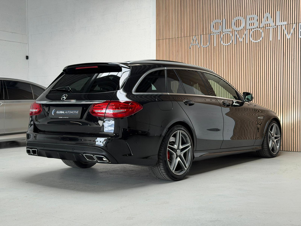 Mercedes-Benz C-Klasse Estate AMG 63 - PANO - SCHAALSTOELEN - BURMESTER 53433695-42.jpg | Global Automotive