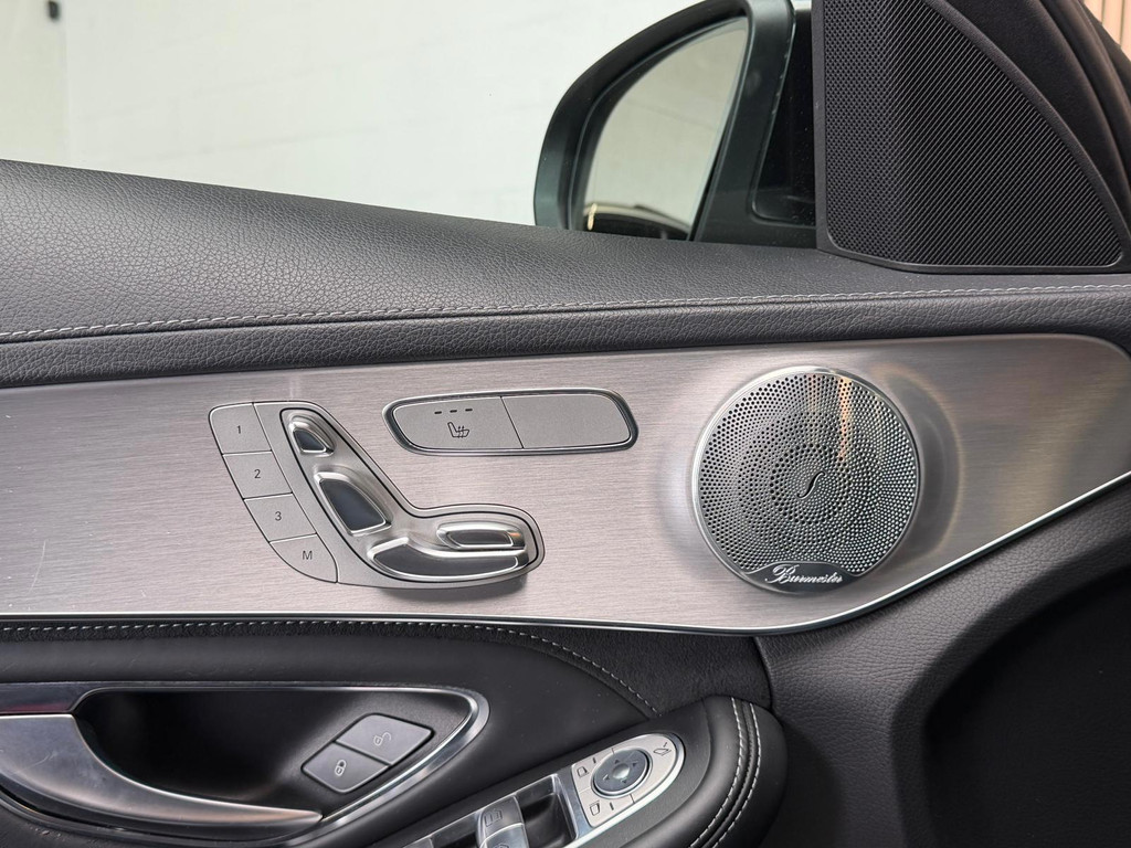 Mercedes-Benz C-Klasse Estate AMG 63 - PANO - SCHAALSTOELEN - BURMESTER 53433695-6.jpg | Global Automotive