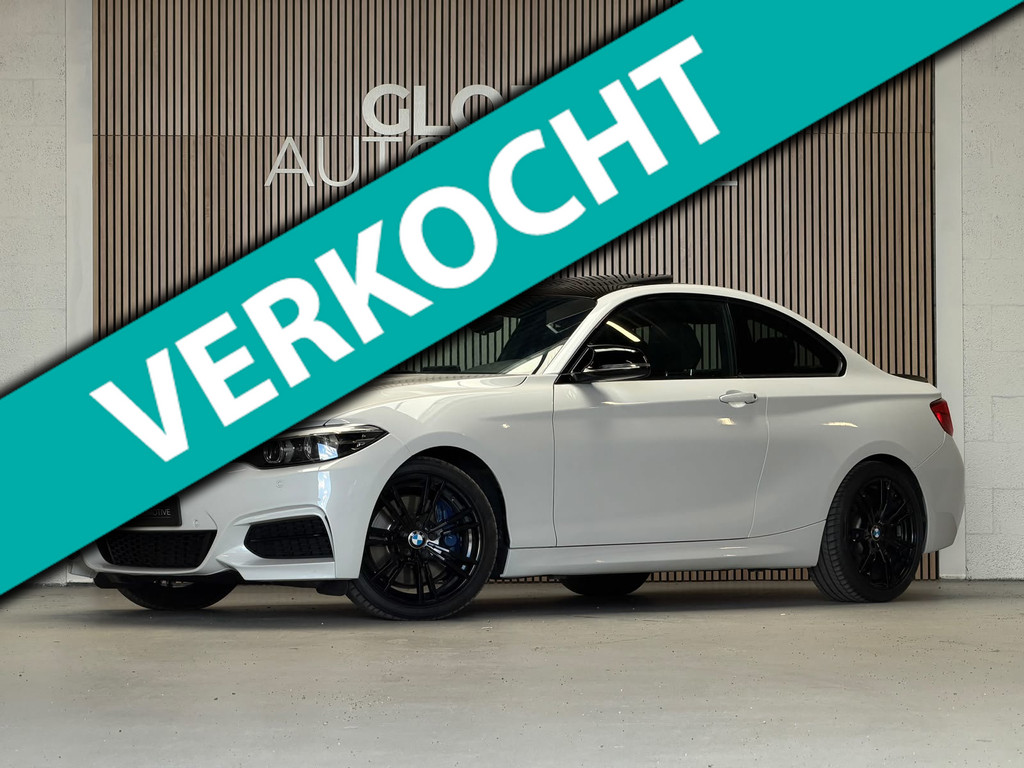 BMW 2 Serie Coupé M240i xDrive Executive - SCHUIFDAK - M PERFORMANCE UITLAAT - HARMAN KARDON 54220190-0.jpg | Global Automotive