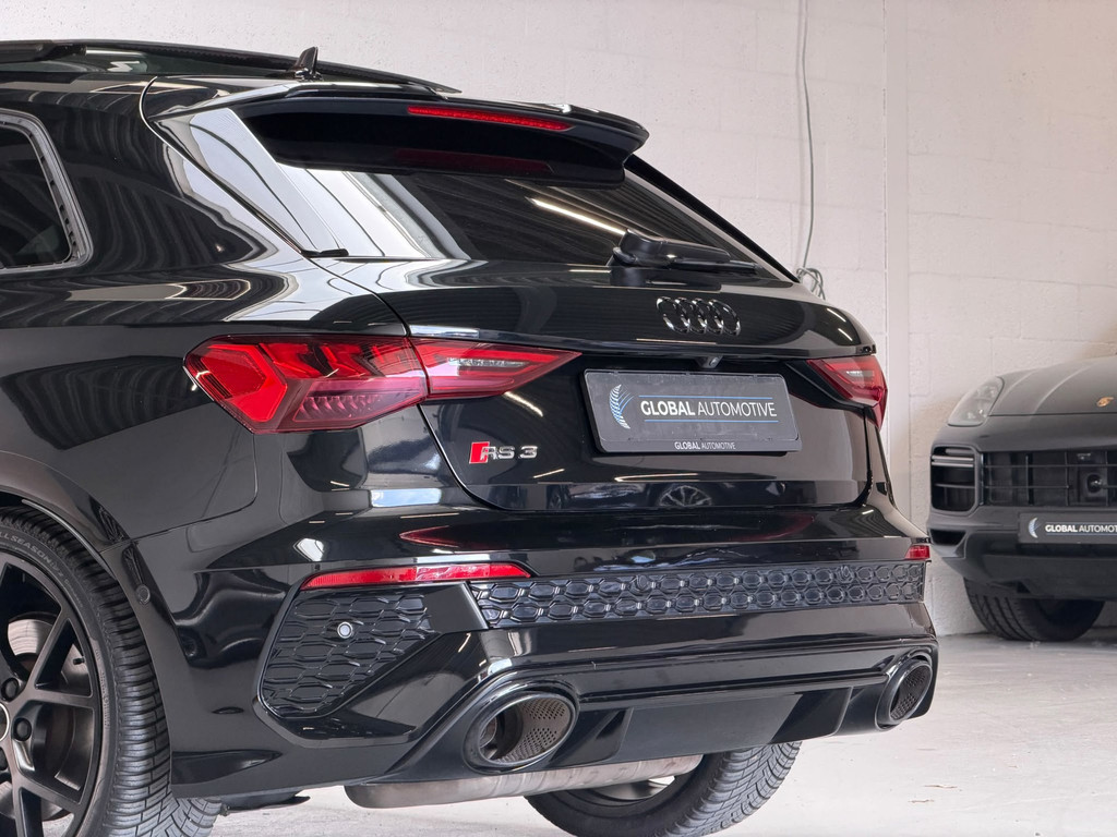 Audi RS3 A3 Sportback 2.5 TFSI quattro - PANO - B&O - HEAD UP - RS STOELEN 55770688-18.jpg | Global Automotive