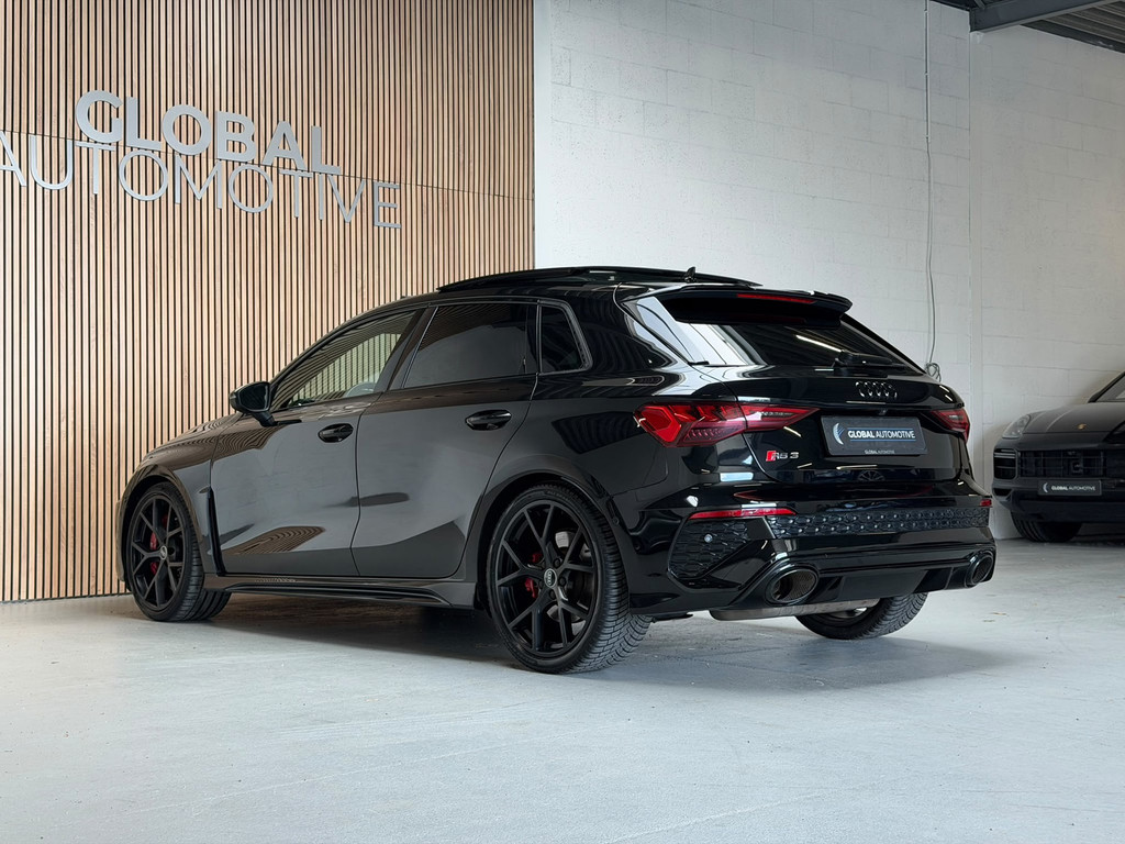 Audi RS3 A3 Sportback 2.5 TFSI quattro - PANO - B&O - HEAD UP - RS STOELEN 55770688-19.jpg | Global Automotive