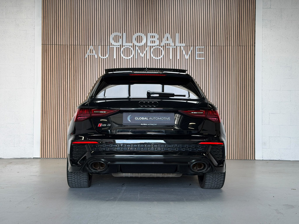 Audi RS3 A3 Sportback 2.5 TFSI quattro - PANO - B&O - HEAD UP - RS STOELEN 55770688-20.jpg | Global Automotive