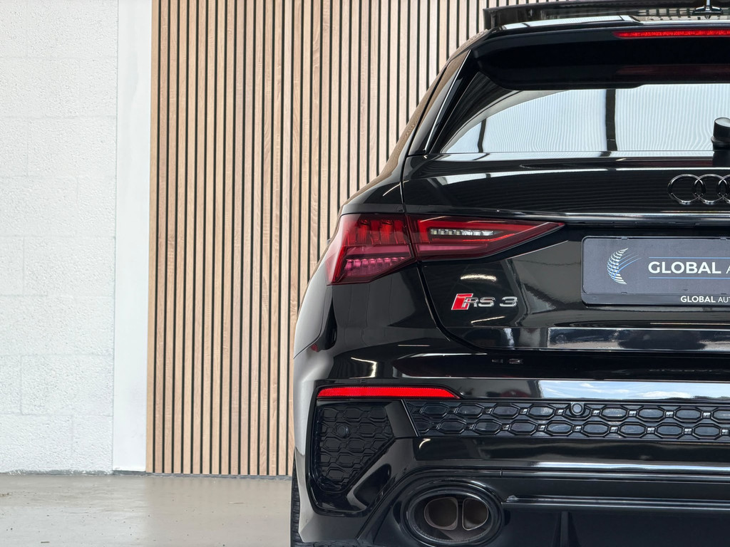 Audi RS3 A3 Sportback 2.5 TFSI quattro - PANO - B&O - HEAD UP - RS STOELEN 55770688-21.jpg | Global Automotive