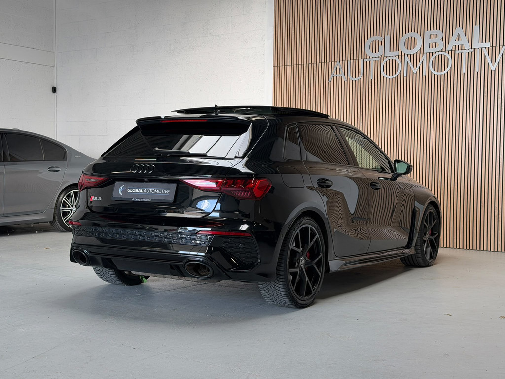 Audi RS3 A3 Sportback 2.5 TFSI quattro - PANO - B&O - HEAD UP - RS STOELEN 55770688-23.jpg | Global Automotive