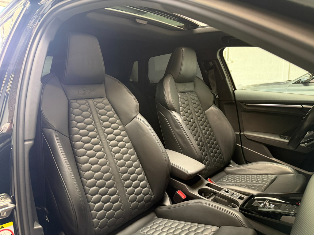 Audi RS3 A3 Sportback 2.5 TFSI quattro - PANO - B&O - HEAD UP - RS STOELEN 55770688-38.jpg | Global Automotive