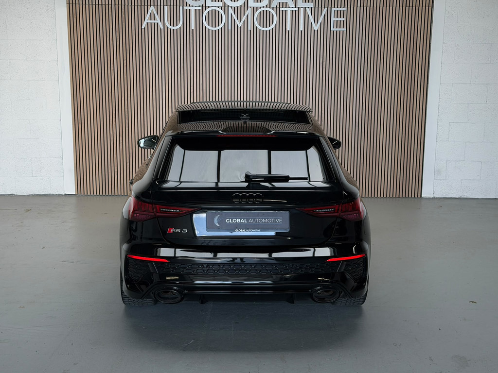 Audi RS3 A3 Sportback 2.5 TFSI quattro - PANO - B&O - HEAD UP - RS STOELEN 55770688-4.jpg | Global Automotive