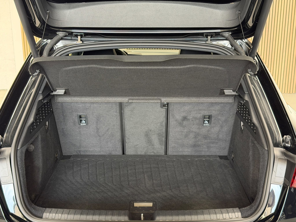 Audi RS3 A3 Sportback 2.5 TFSI quattro - PANO - B&O - HEAD UP - RS STOELEN 55770688-40.jpg | Global Automotive