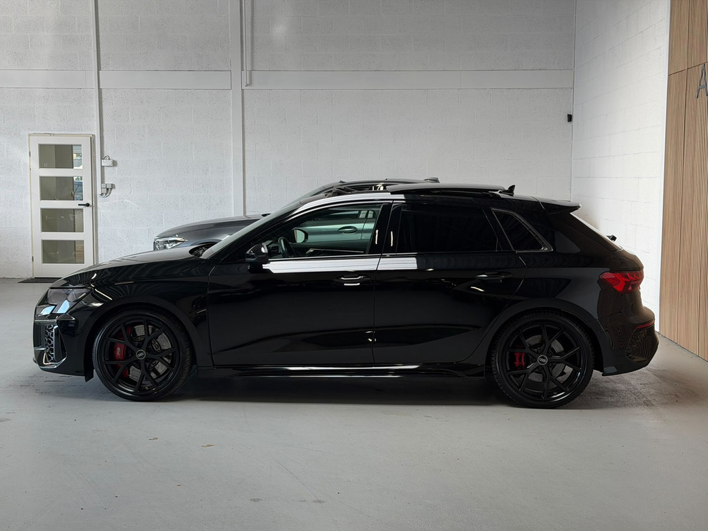 Audi RS3 A3 Sportback 2.5 TFSI quattro - PANO - B&O - HEAD UP - RS STOELEN 55770688-45.jpg | Global Automotive