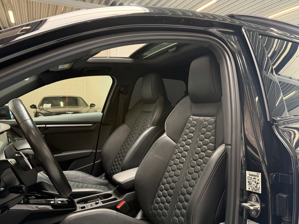 Audi RS3 A3 Sportback 2.5 TFSI quattro - PANO - B&O - HEAD UP - RS STOELEN 55770688-50.jpg | Global Automotive