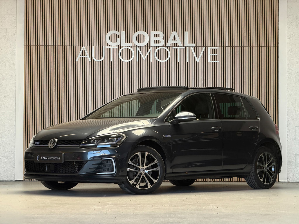 Volkswagen Golf 1.4 TSI PHEV GTE - PANO - TREKHAAK - KEYLESS - CAMERA 55940746-0.jpg | Global Automotive