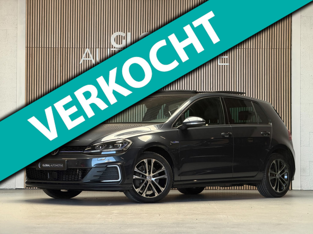 Volkswagen Golf 1.4 TSI PHEV GTE - PANO - TREKHAAK - KEYLESS - CAMERA 55940746-0.jpg | Global Automotive