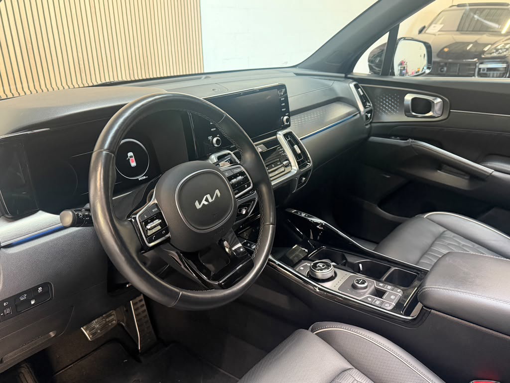Kia Sorento 1.6 T-GDI Plug-in Hybrid 4WD PLATINUM - LEDER - PANORAMADAK - 360 CAMERA - CARPLAY - STOELVENTILATIE 57574147-45.jpg | Global Automotive