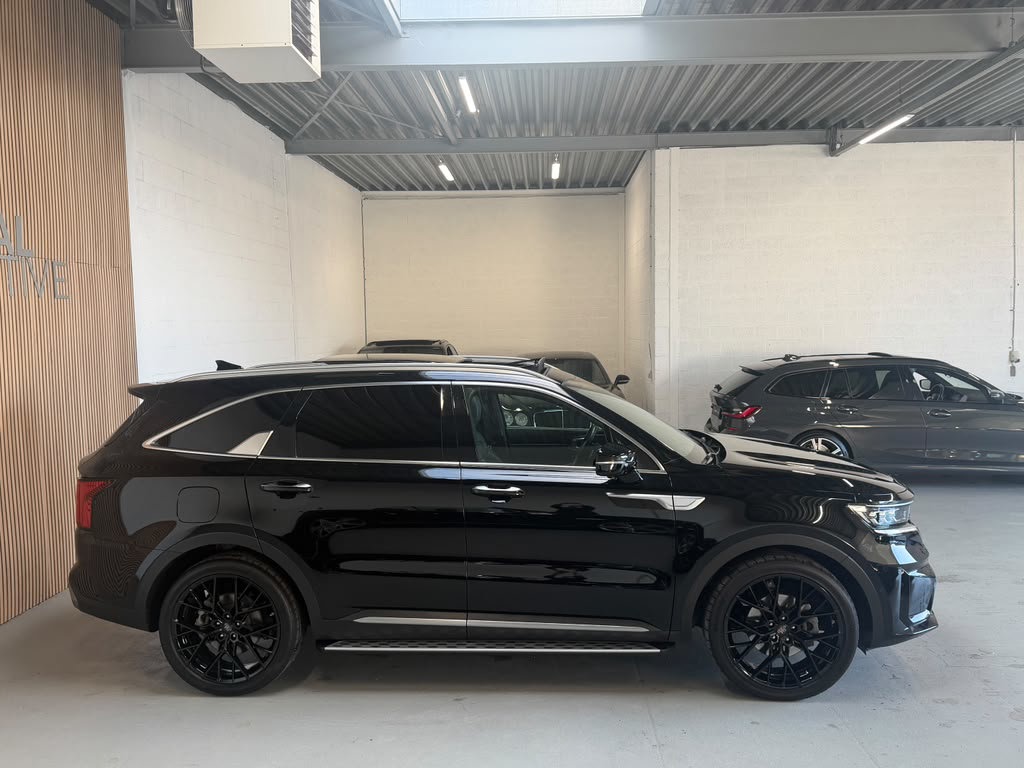 Kia Sorento 1.6 T-GDI Plug-in Hybrid 4WD PLATINUM - LEDER - PANORAMADAK - 360 CAMERA - CARPLAY - STOELVENTILATIE 57574147-48.jpg | Global Automotive