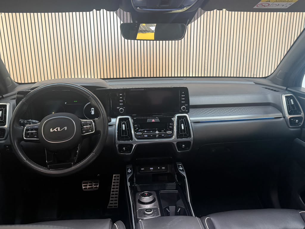 Kia Sorento 1.6 T-GDI Plug-in Hybrid 4WD PLATINUM - LEDER - PANORAMADAK - 360 CAMERA - CARPLAY - STOELVENTILATIE 57574147-6.jpg | Global Automotive