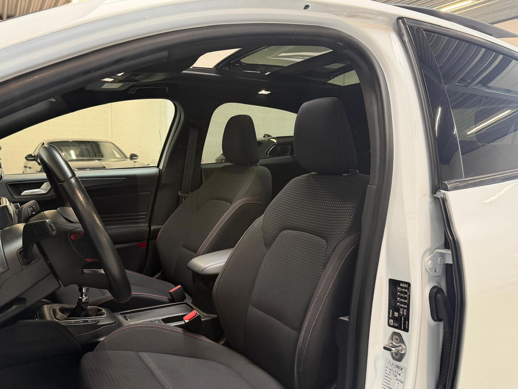 Ford Focus 1.0 EcoBoost ST Line Business - Panoramadak - Camera - ECC 57819027-42.jpg | Global Automotive